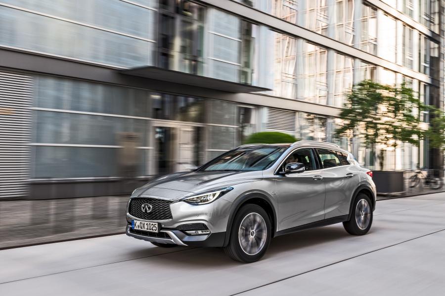  Infiniti QX30 2.2d AWD 2016 года  (WW) (фото 11 из 38)
